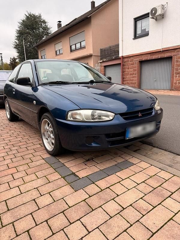 Blau Gebraucht 2001 Mitsubishi Colt Kleinwagen | 600 € (Fairer Preis) - Bild 1/4