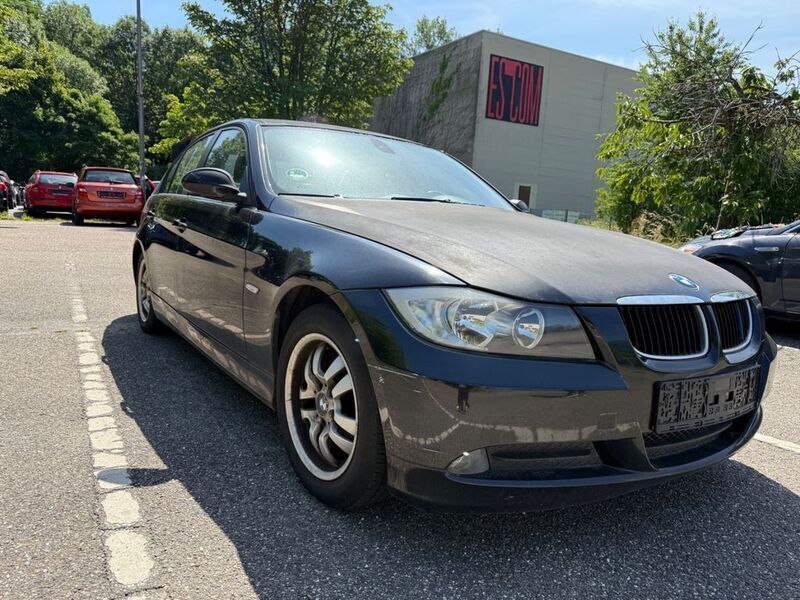 Schwarz Gebraucht 2006 BMW 318 Advantage Limousine | 3.400 € (Fairer Preis) - Bild 1/4