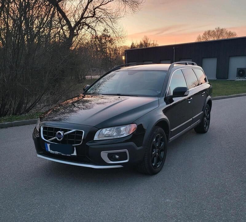 Schwarz Gebraucht 2010 Volvo XC70 SUV | 7.700 € - Bild 1/4