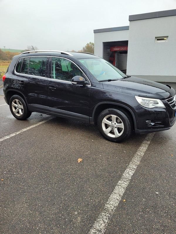 Schwarz Gebraucht 2008 VW Tiguan SUV | 6.890 € (Etwas zu teuer) - Bild 1/4