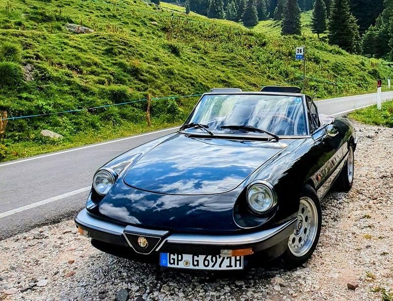 Schwarz Gebraucht 1985 Alfa Romeo Spider Cabrio | 17.500 € - Bild 1/4