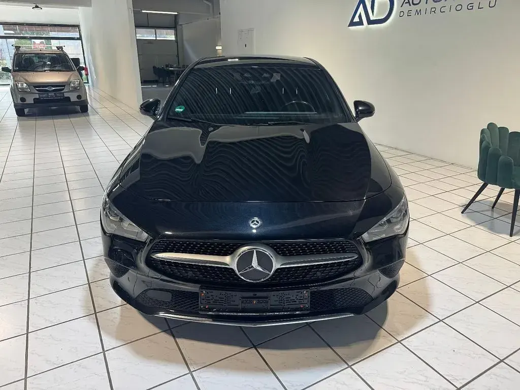 Gebraucht Mercedes CLA180 116 PS (85 kW) 2019 Schwarz Coupé