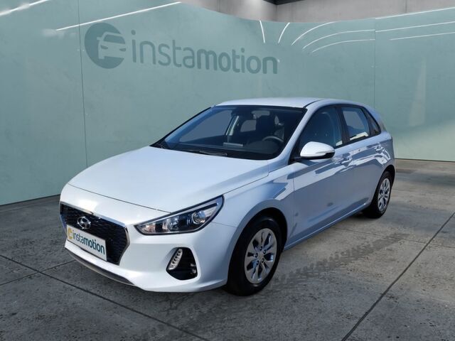 Gebraucht Hyundai i30 Select 101 PS (74 kW) 2018 Silber