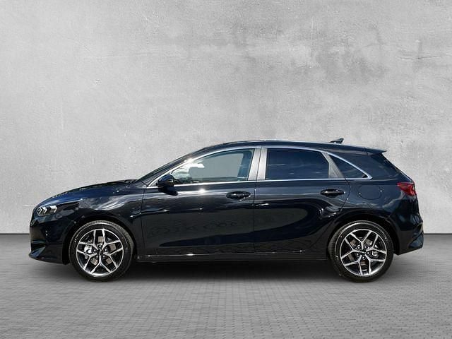 Neu Kia Ceed Style 140 PS (102 kW) 2025 1k) black pearl m (schwarz Kleinwagen