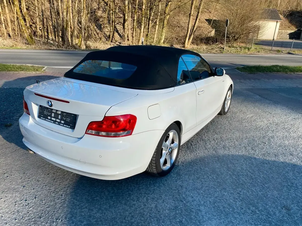 Gebraucht BMW 120 Cabriolet 177 PS (130 kW) 2012 Alpinweiss iii Cabrio