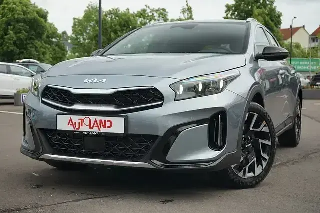 Neu Kia XCeed 179 PS (131 kW) 2026 Lunarsilbermet. SUV