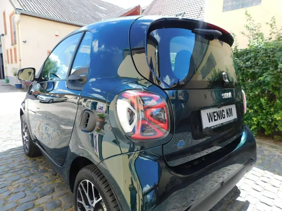 Gebraucht Smart ForTwo Coupé Prime 60 kW (82 PS) 2022 Grün Kleinwagen