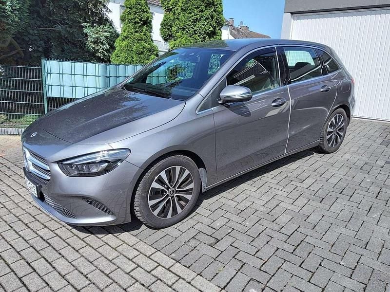 Gebraucht 2022 Mercedes B250e Van / Kleinbus | 24.750 € (Fairer Preis) - Bild 1/4