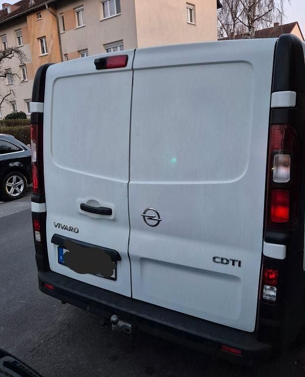 Gebraucht Opel Vivaro 116 PS (85 kW) 2017 Weiß Van / Kleinbus