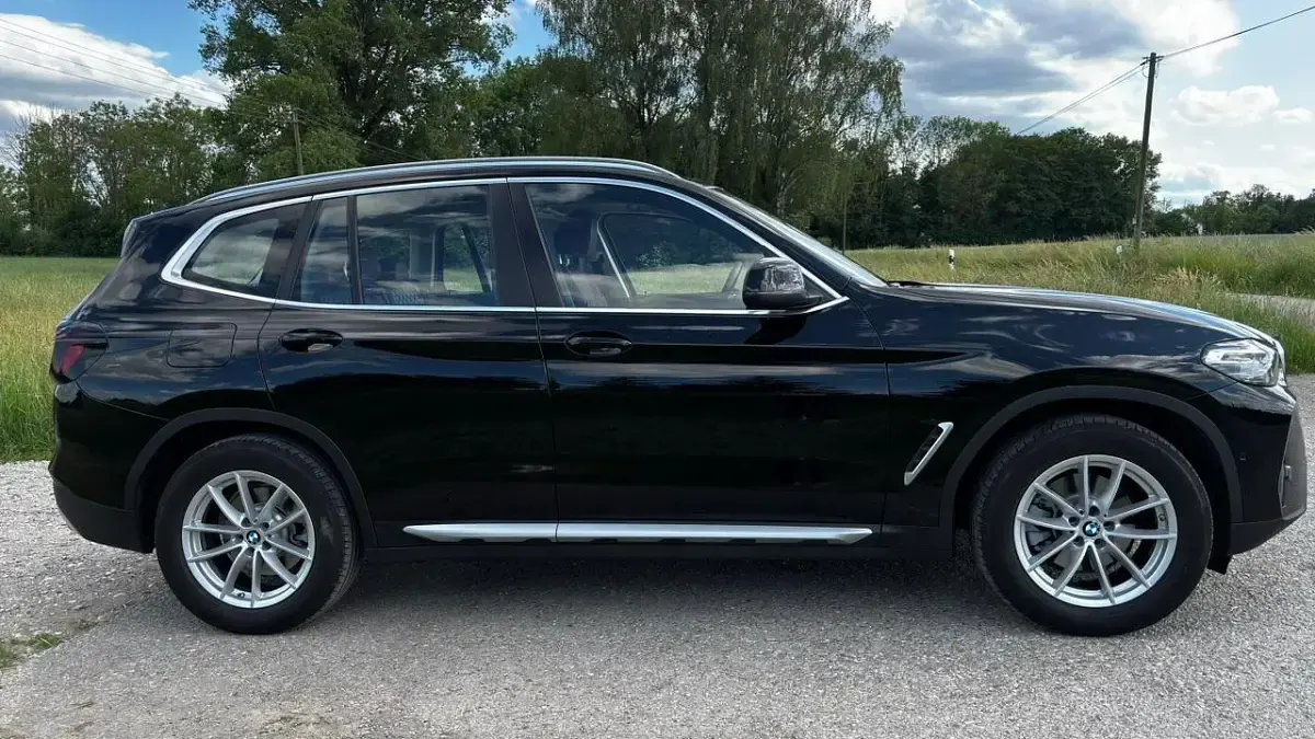 Gebraucht BMW X3 Efficient Dynamics 184 PS (135 kW) 2024 Schwarz SUV