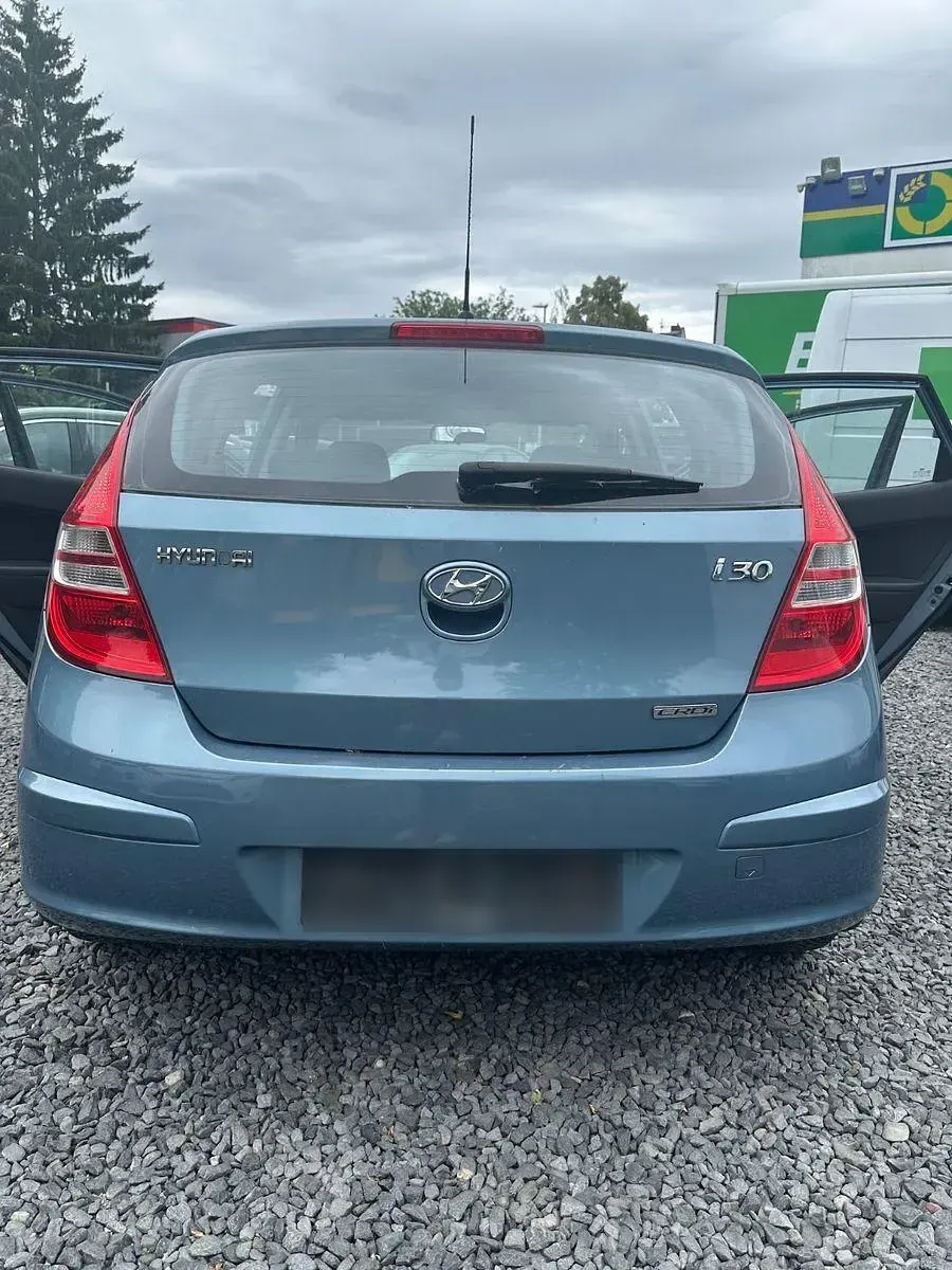 Gebraucht Hyundai i30 Classic 90 PS (66 kW) 2009 Blau Limousine