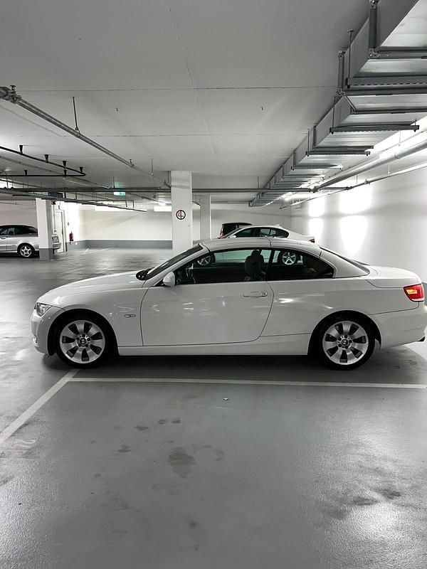Gebraucht BMW 325 Cabriolet 197 PS (144 kW) 2009 Weiß Cabrio