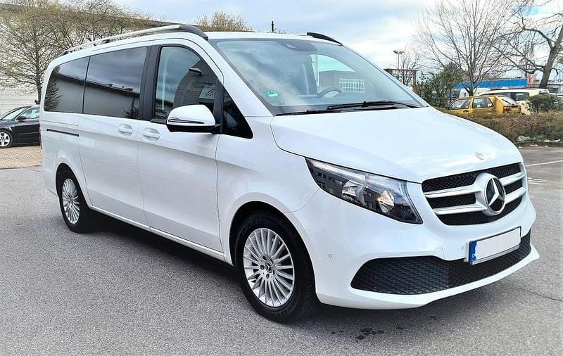 Weiß Gebraucht 2019 Mercedes V250 Edition Van / Kleinbus | 42.300 € (Guter Preis) - Bild 1/4