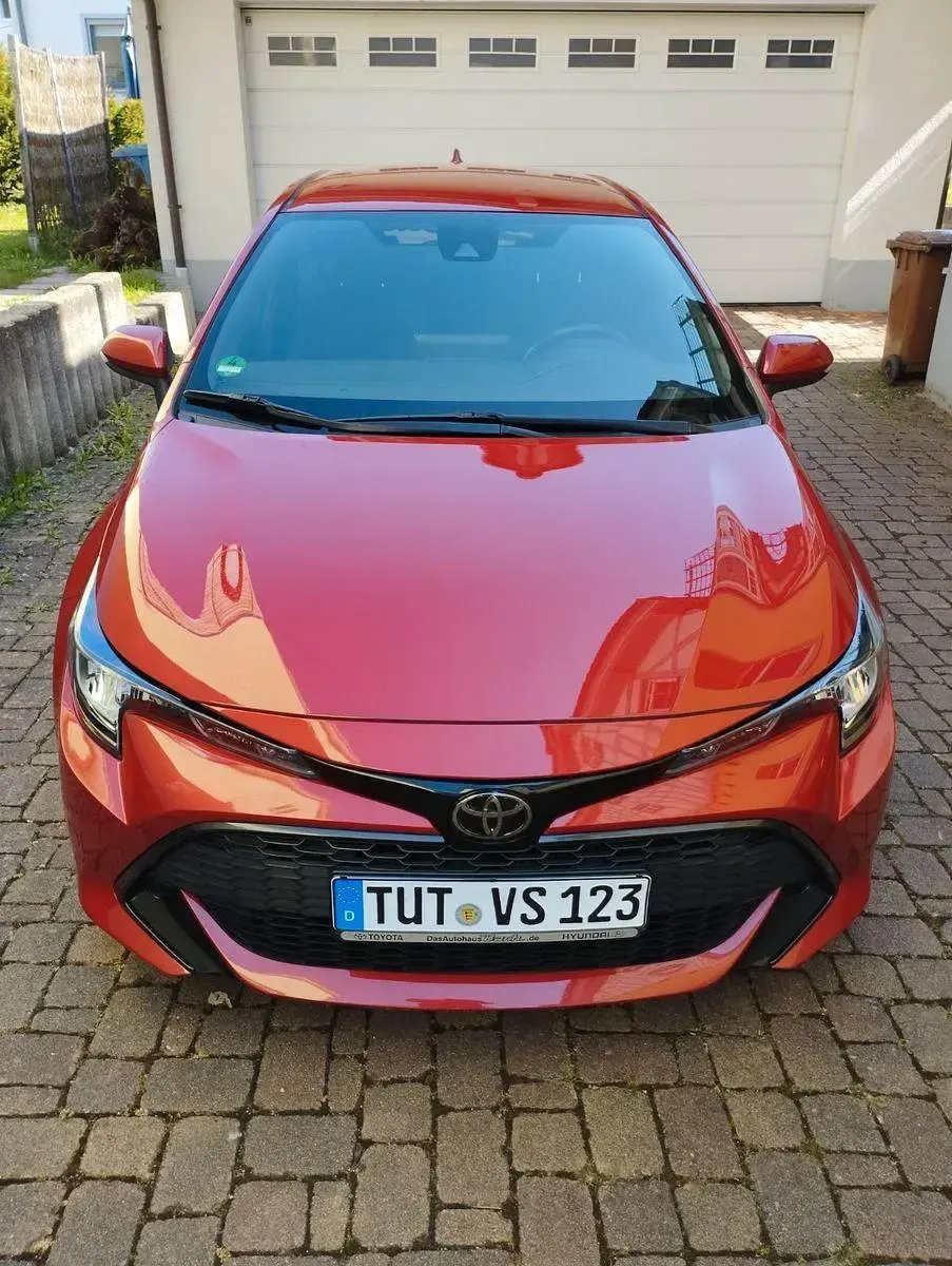Używany Toyota Corolla 116 KM (85 kW) 2019 Czerwony Hatchback