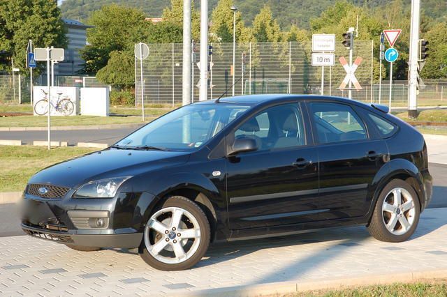 Gebraucht Ford Focus Sport 125 PS (91 kW) 2006 Schwarz metallic Limousine