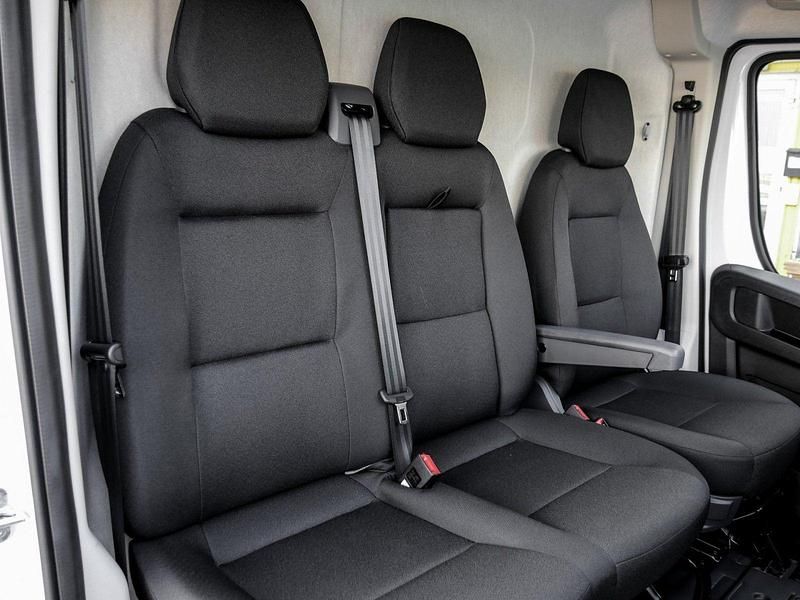 Neu Opel Movano 140 PS (102 kW) 2025 Weiß Van