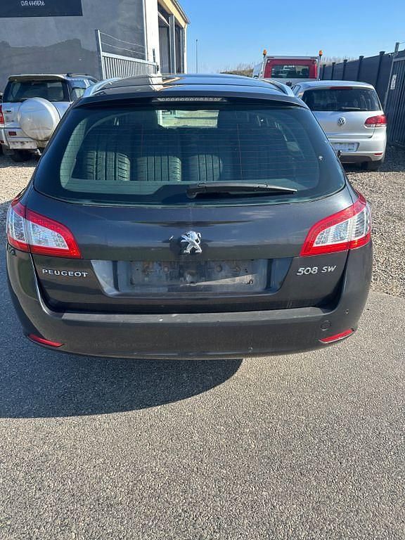 Gebraucht Peugeot 508 Active 140 PS (102 kW) 2012 Grau Kombi