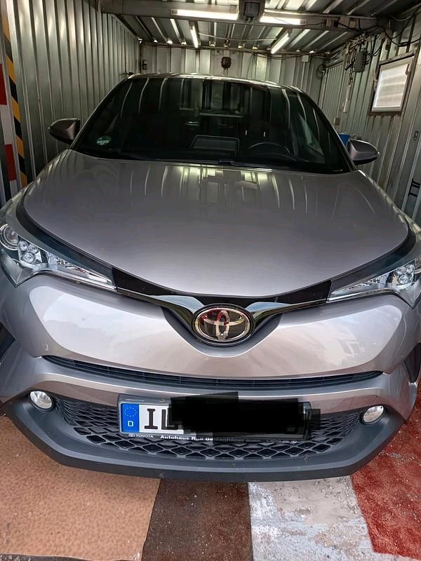 Grau Gebraucht 2019 Toyota C-HR Team SUV | 15.000 € (Superpreis) - Bild 1/4