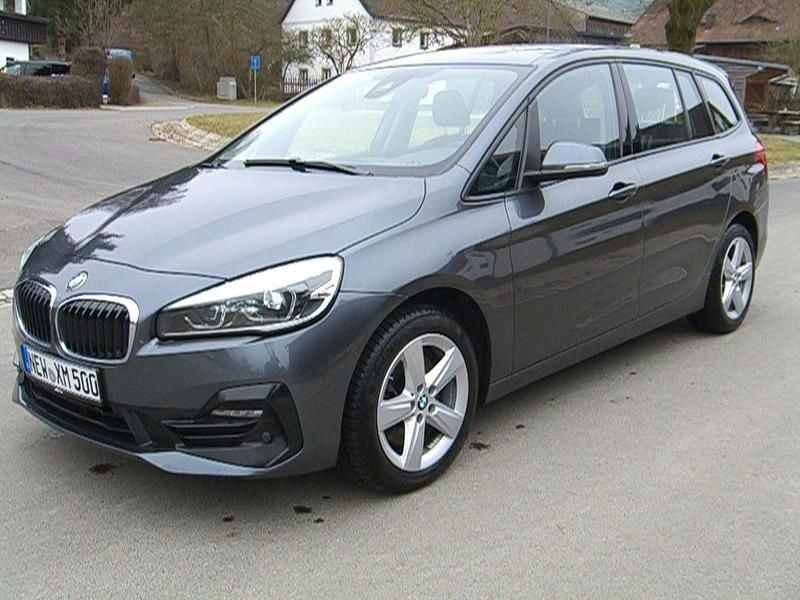 Gebraucht BMW 218 Gran Tourer Sport Line 150 PS (110 kW) 2021 Grau Van / Kleinbus