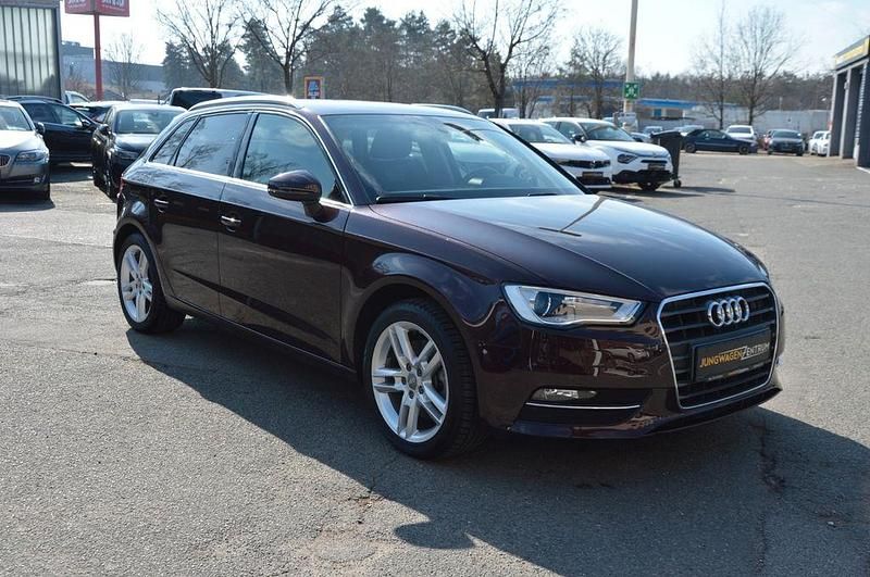 Gebraucht Audi A3 Ambition 179 PS (131 kW) 2013 Rot Limousine