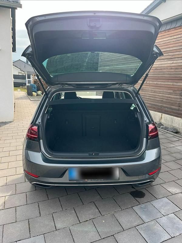 Gebraucht VW Golf VII Join 150 PS (110 kW) 2018 Grau Limousine