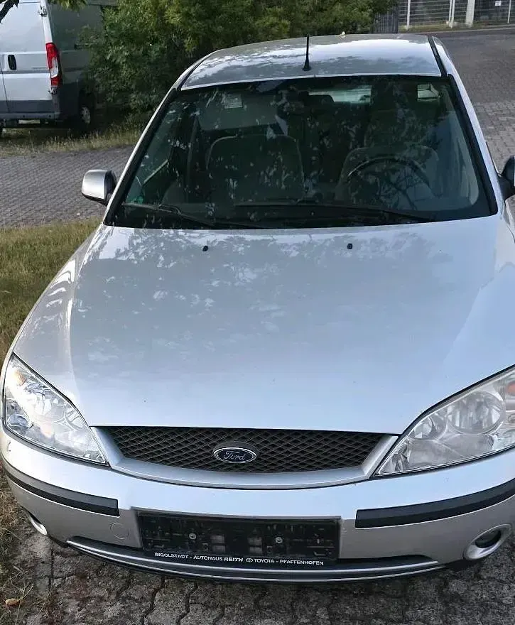 Gebraucht Ford Mondeo 125 PS (91 kW) 2002 Grau Limousine