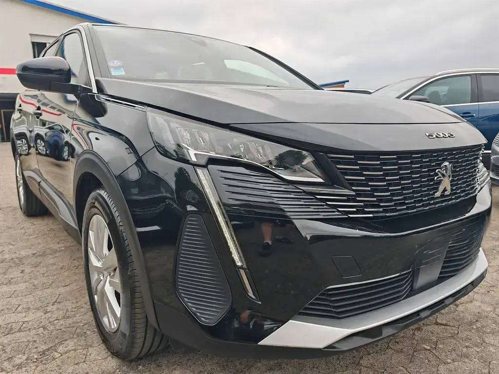Gebraucht Peugeot 5008 131 PS (96 kW) 2023 Schwarz SUV