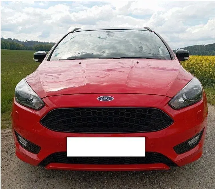 Gebraucht Ford Focus ST-Line 140 PS (102 kW) 2018 Rot Kombi