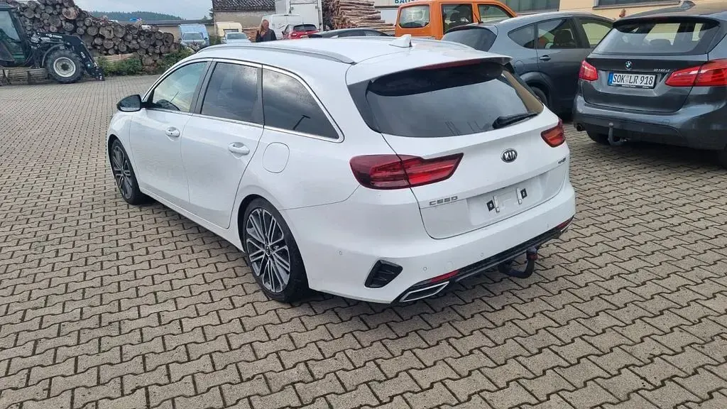 Gebraucht Kia Ceed Sportswagon GT-Line 140 PS (102 kW) 2020 Weiß Kombi