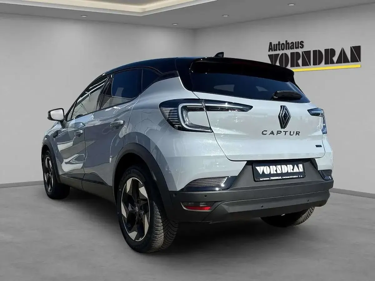 Neu Renault Captur Techno 158 PS (116 kW) 2026 Grau SUV