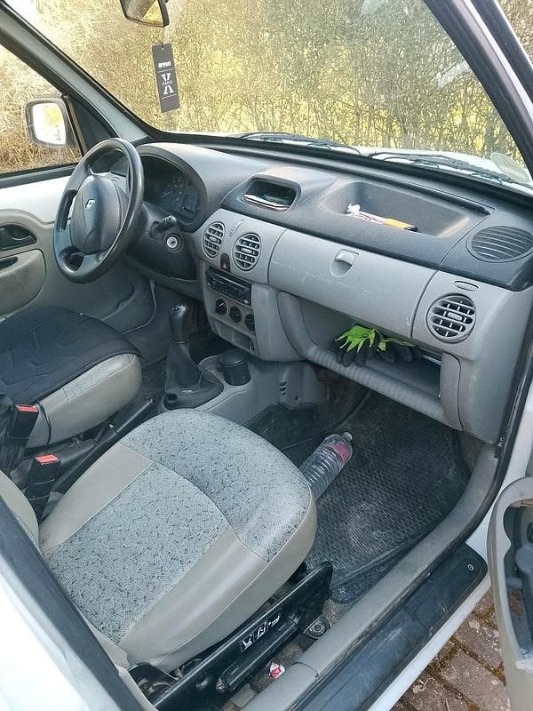 Gebraucht Renault Kangoo 68 PS (50 kW) 2009 Weiß Kombi