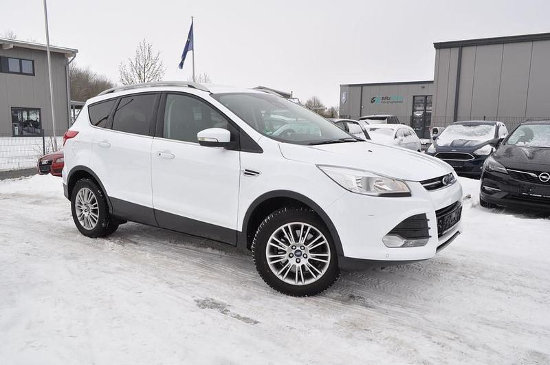 Gebraucht Ford Kuga Titanium 140 PS (102 kW) 2013 Weiß SUV