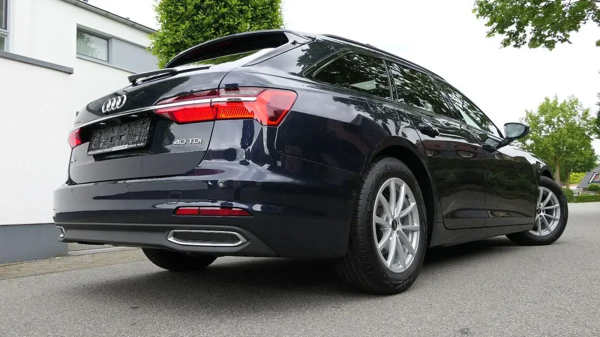 Gebraucht Audi A6 Ambiente 204 PS (150 kW) 2023 Blau Kombi
