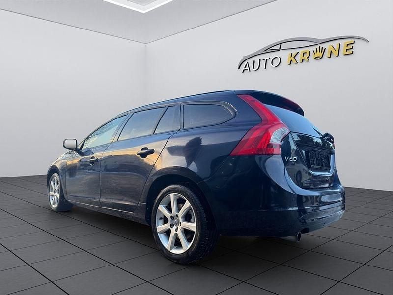 Gebraucht Volvo V60 150 PS (110 kW) 2017 Blau Kombi