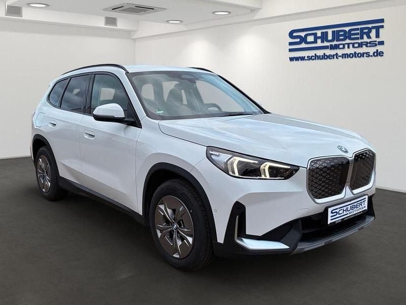 Nowe BMW iX1 150 kW (204 KM) 2025 Biały SUV