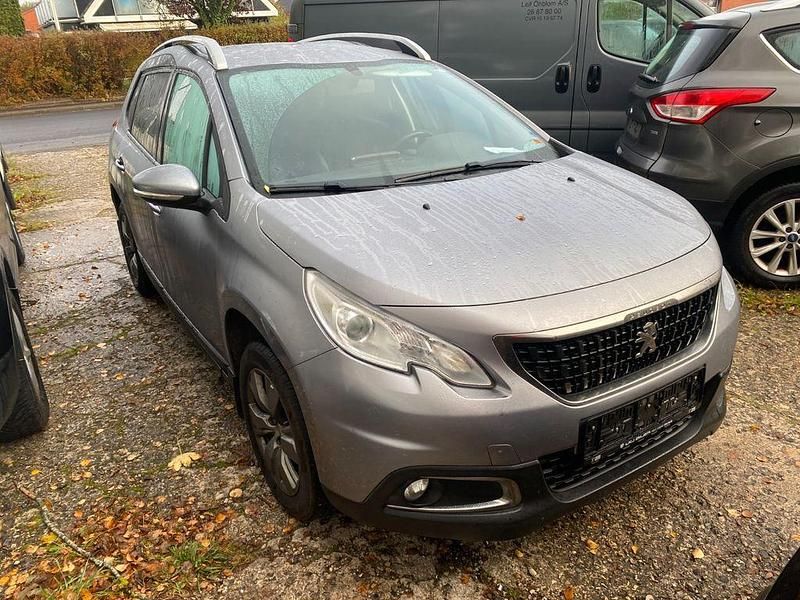 Grau Gebraucht 2016 Peugeot 2008 Allure SUV | 2.900 € (Superpreis) - Bild 1/4