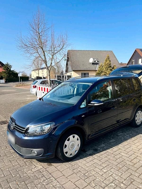 Gebraucht VW Touran Comfortline 140 PS (102 kW) 2015 Blau Van / Kleinbus
