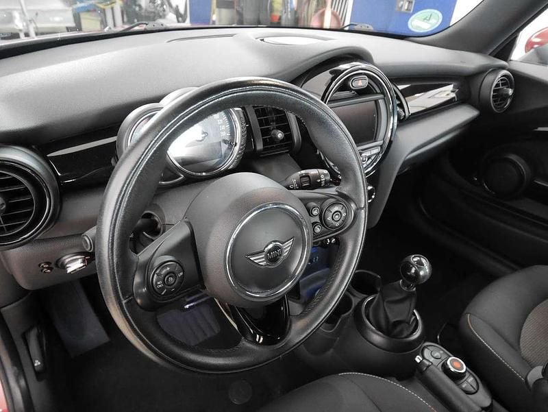 Second-hand Mini One D 95 CP (69 kW) 2015 Roșu Hatchback