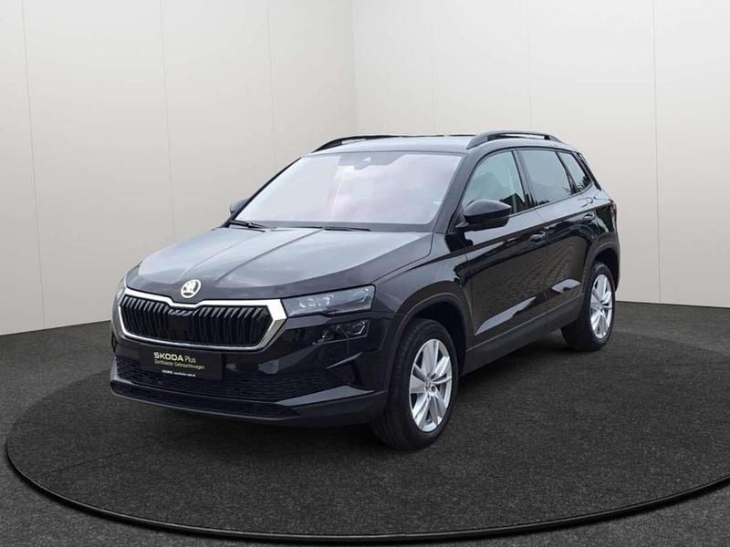 Blackmagic perleffekt Gebraucht 2024 Skoda Karoq Selection SUV | 43.700 € - Bild 1/4