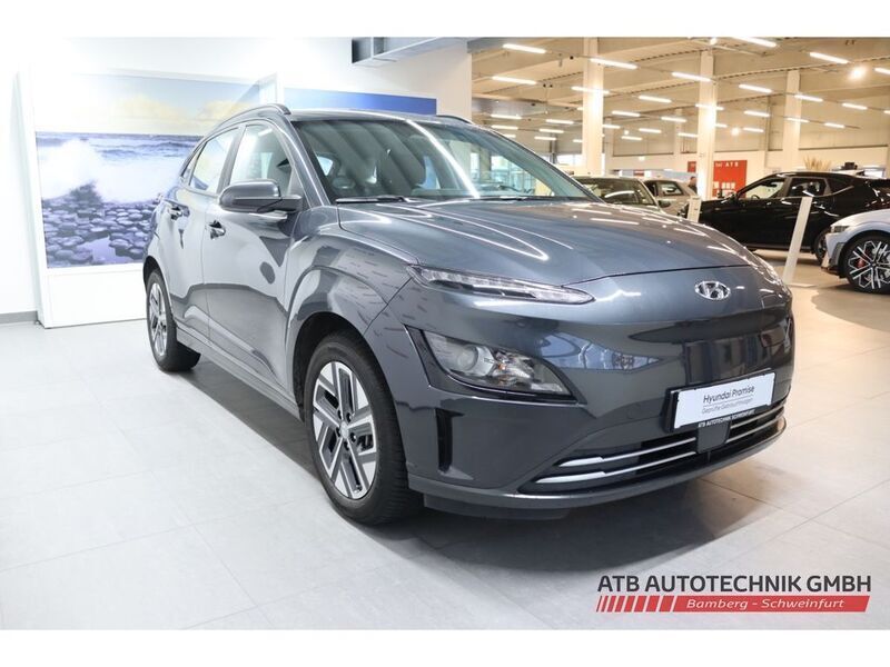 Gebraucht Hyundai Kona Select 100 kW (136 PS) 2021 Grau SUV