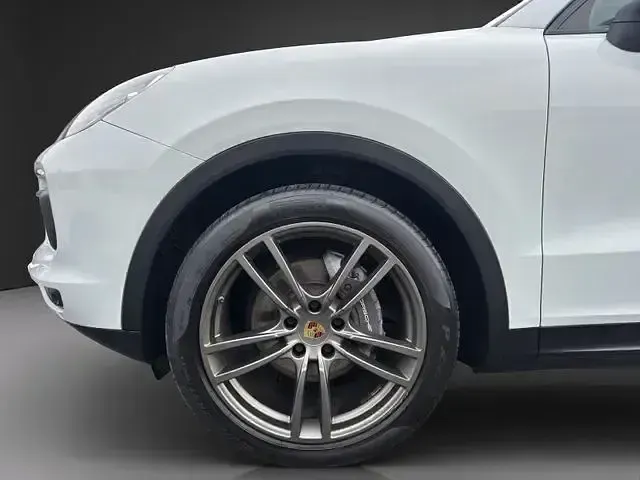 Gebraucht Porsche Cayenne 360 PS (264 kW) 2018 Weiss (metallic) SUV