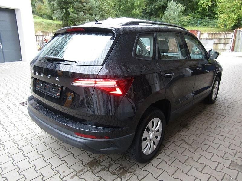Gebraucht Skoda Karoq Active 110 PS (80 kW) 2023 Cerna magic/black magic SUV
