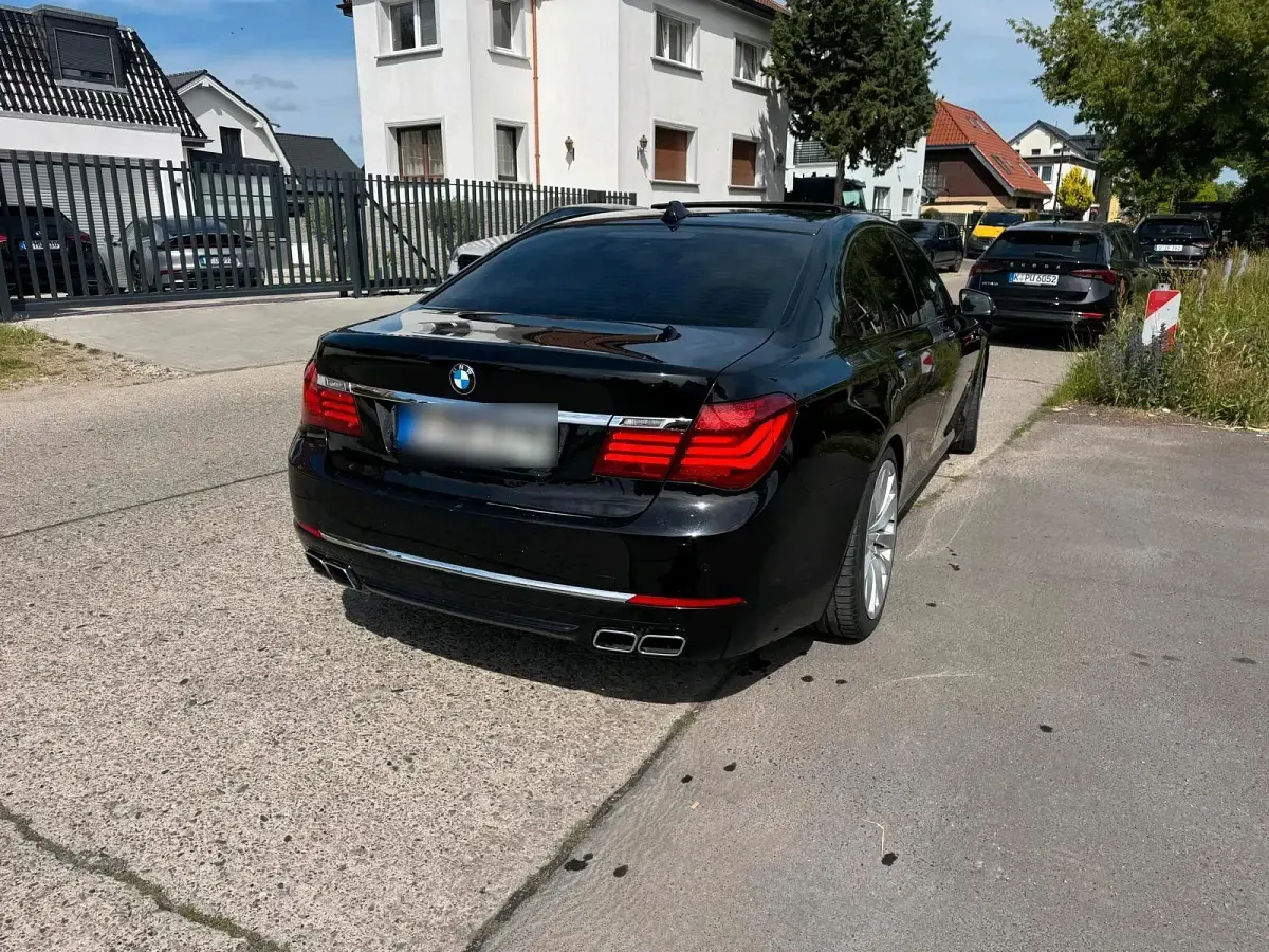Gebraucht BMW 730 258 PS (189 kW) 2012 Schwarz Limousine