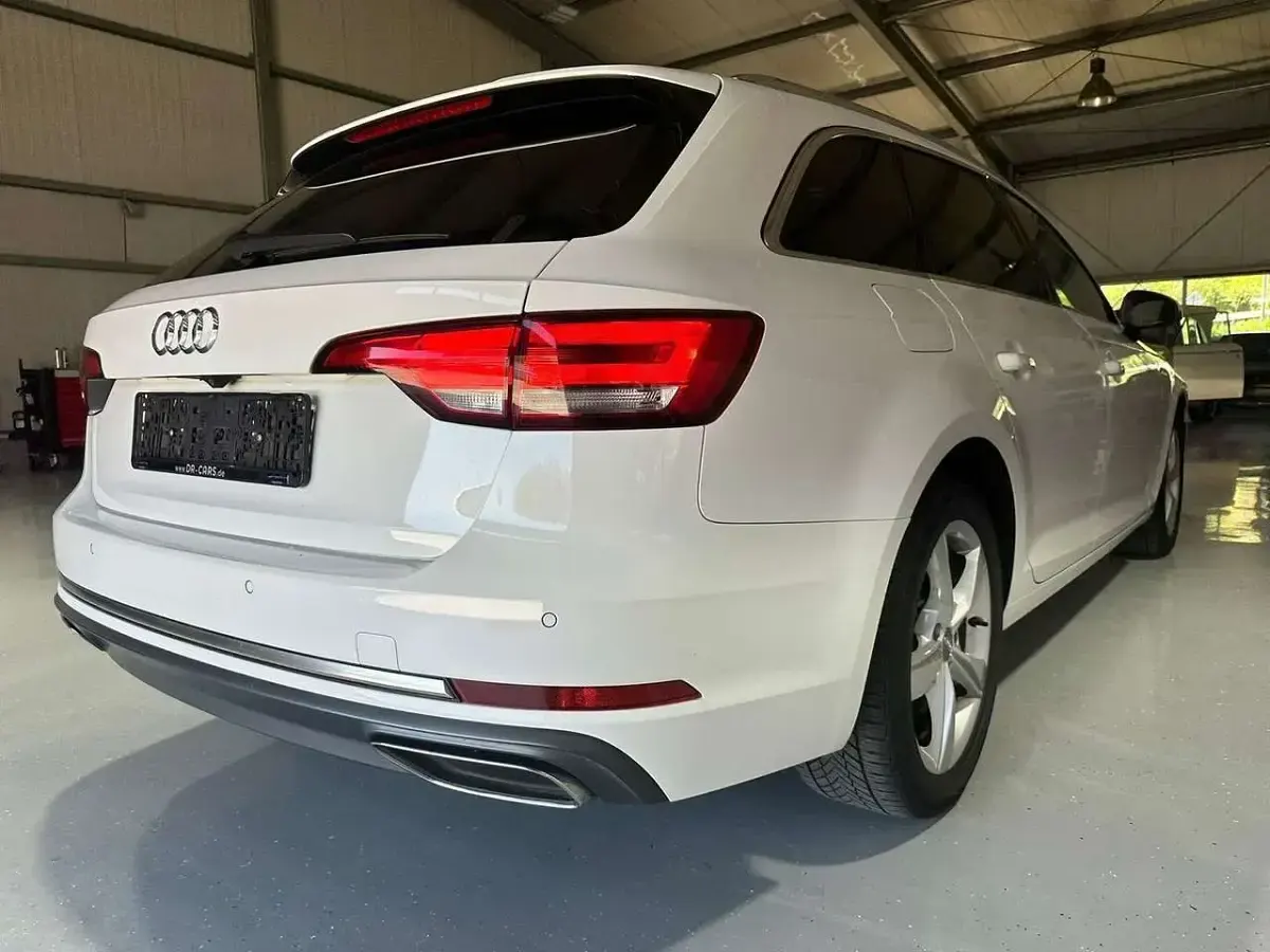 Gebraucht Audi A4 Sport 150 PS (110 kW) 2019 Ibisweiss Kombi