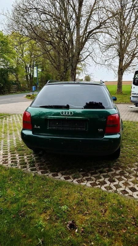 Gebraucht Audi A4 125 PS (91 kW) 1999 Grün Kombi