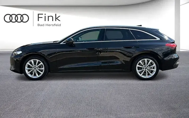 Gebraucht Audi A5 Comfort 204 PS (150 kW) 2025 Mythosschwarz metallic Kombi