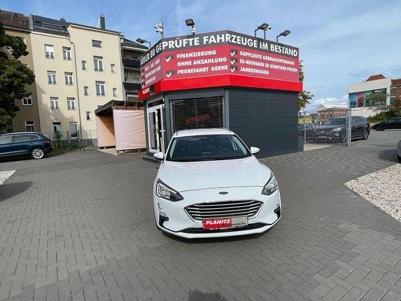 Frozen white Gebraucht 2020 Ford Focus Cool & Connect Kombi | 11.999 € (Guter Preis) - Bild 1/4
