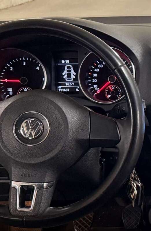 Schwarz Gebraucht 2011 VW Golf VI Advance Limousine | 5.300 € (Guter Preis) - Bild 1/4