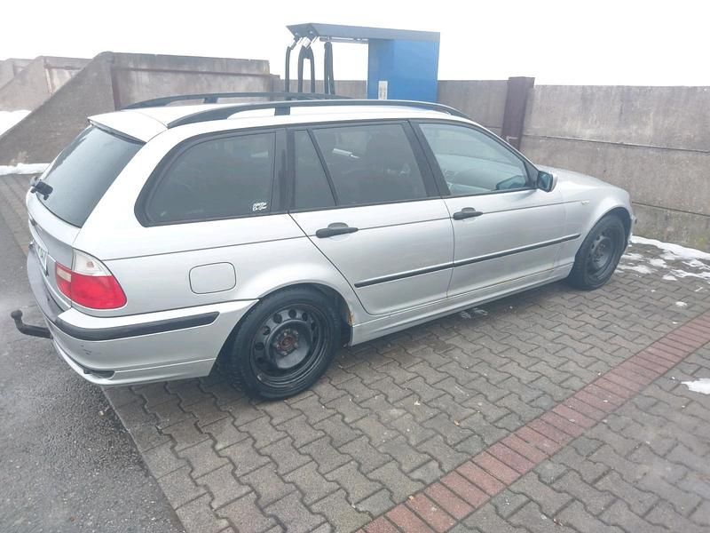 Gebraucht BMW 318 143 PS (105 kW) 2004 Silber Kombi