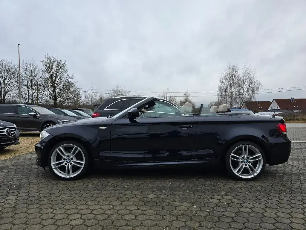 Gebraucht BMW 120 Cabriolet Advantage 177 PS (130 kW) 2013 Schwarz Cabrio